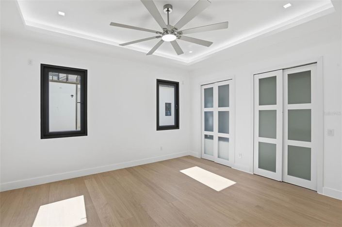 Image No.40-5 Bed Property for sale