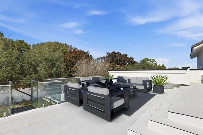 Image No.48-5 Bed Property for sale