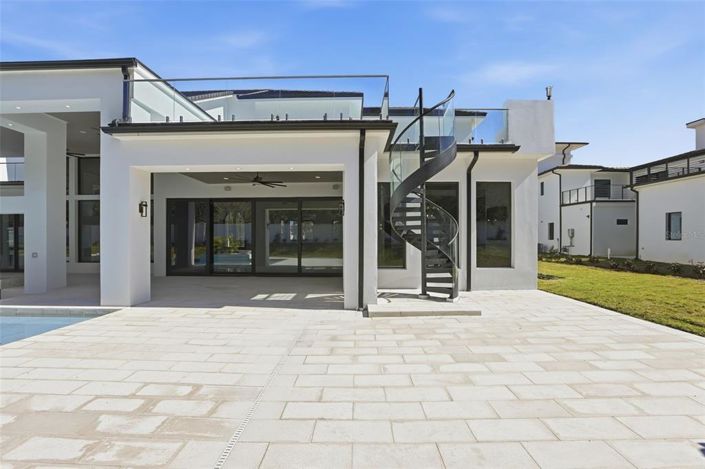 Image No.51-5 Bed Property for sale