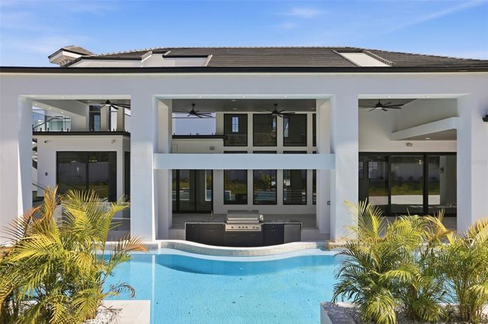 Image No.53-5 Bed Property for sale