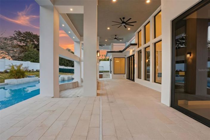 Image No.58-5 Bed Property for sale