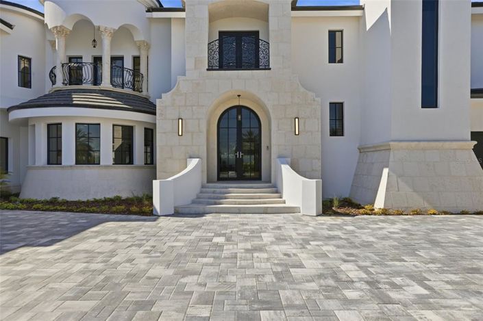 Image No.6-5 Bed Property for sale