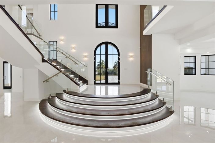 Image No.7-5 Bed Property for sale