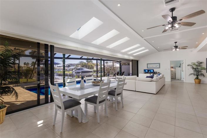 Image No.10-3 Bed Property for sale