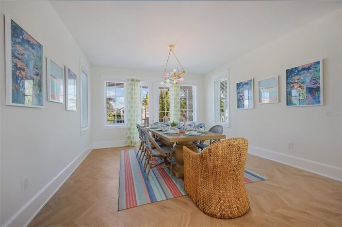 Image No.18-4 Bed Property for sale