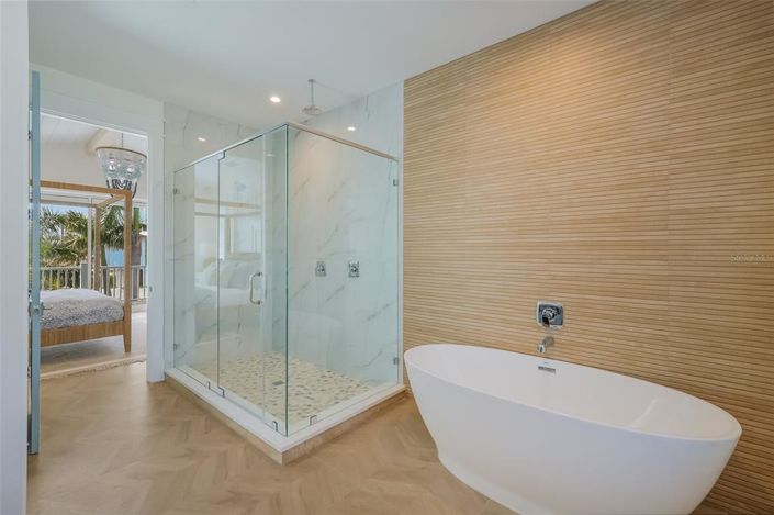 Image No.27-4 Bed Property for sale