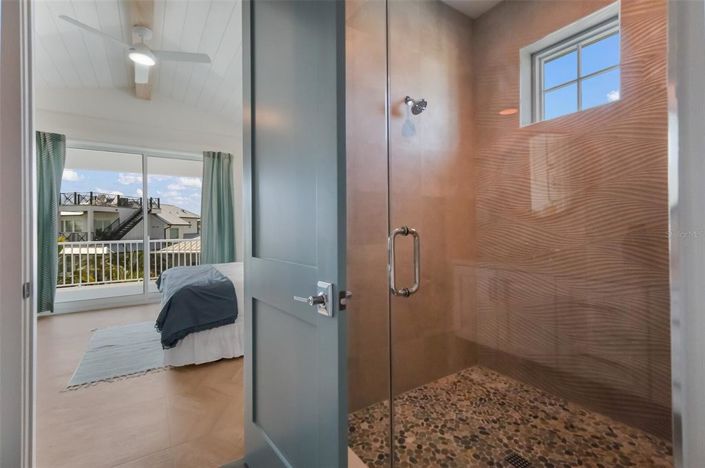 Image No.43-4 Bed Property for sale