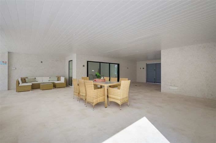 Image No.47-4 Bed Property for sale