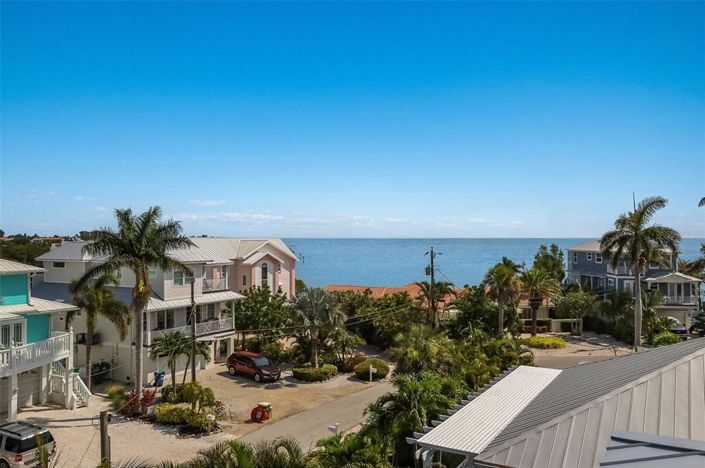 Image No.9-4 Bed Property for sale