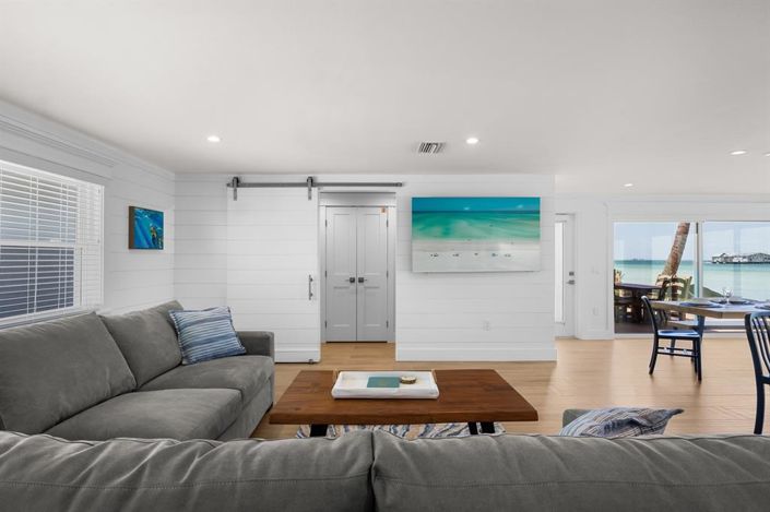 Image No.10-3 Bed Property for sale