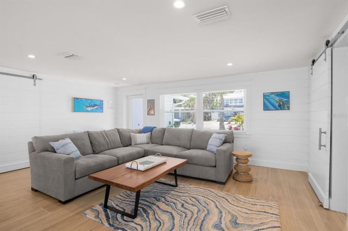 Image No.11-3 Bed Property for sale