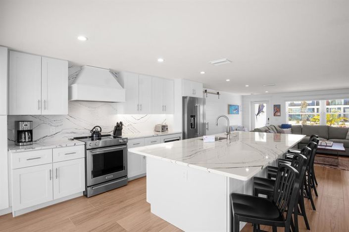 Image No.17-3 Bed Property for sale