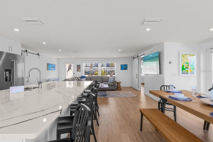 Image No.28-3 Bed Property for sale