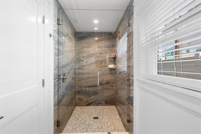 Image No.37-3 Bed Property for sale