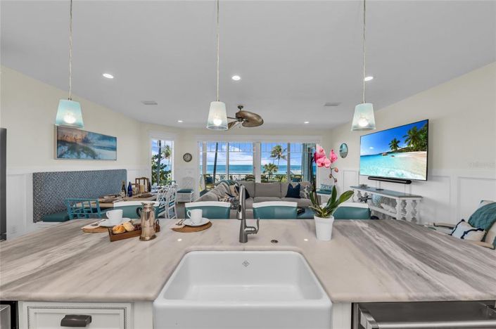 Image No.12-5 Bed Property for sale