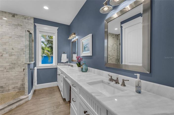 Image No.35-5 Bed Property for sale