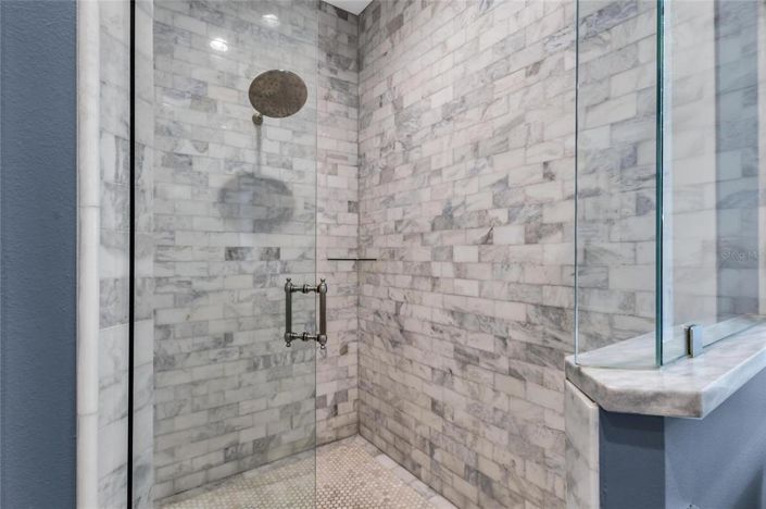 Image No.36-5 Bed Property for sale