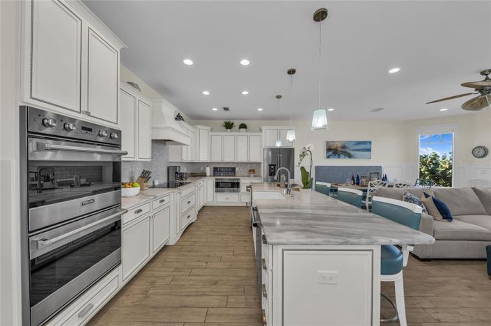 Image No.6-5 Bed Property for sale