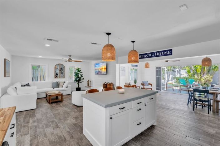 Image No.12-3 Bed Property for sale