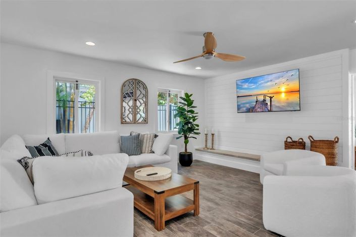 Image No.13-3 Bed Property for sale