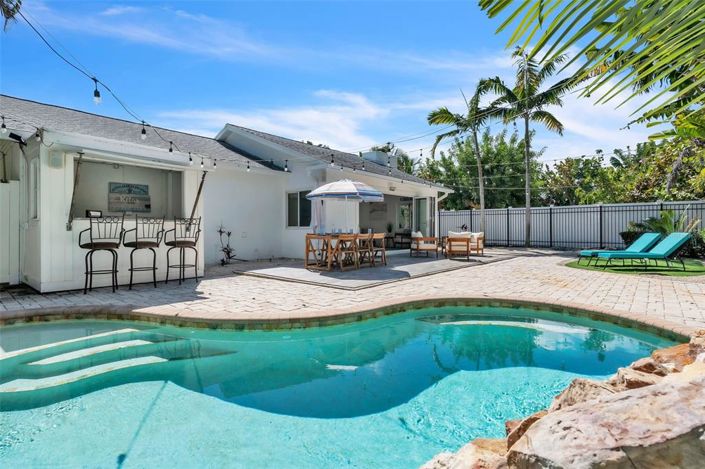 Image No.44-3 Bed Property for sale