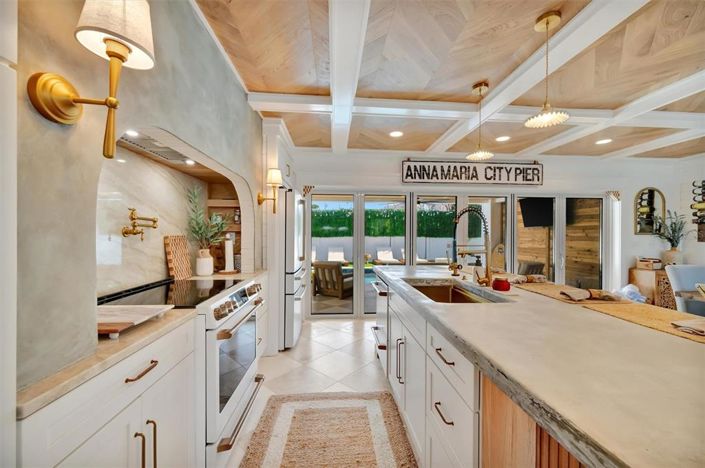 Image No.16-4 Bed Property for sale