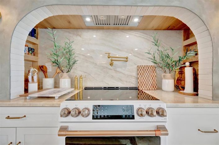 Image No.17-4 Bed Property for sale