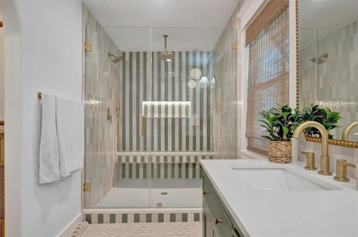 Image No.26-4 Bed Property for sale