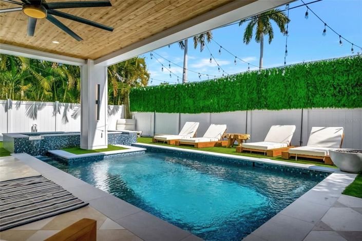 Image No.41-4 Bed Property for sale