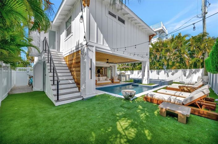 Image No.43-4 Bed Property for sale