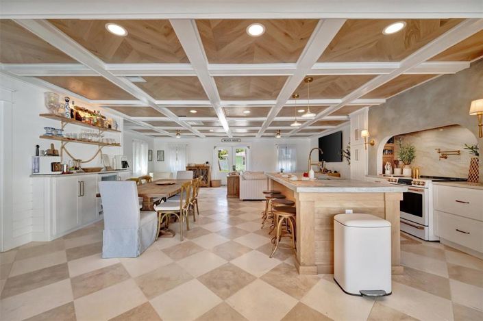 Image No.9-4 Bed Property for sale