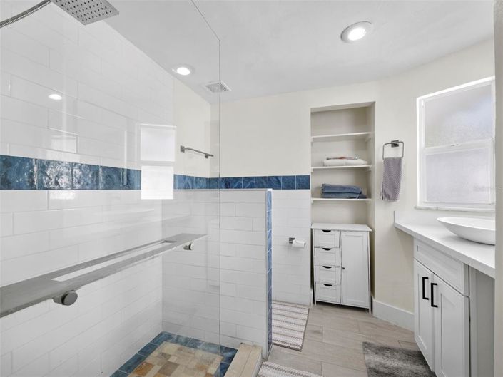 Image No.24-2 Bed Property for sale