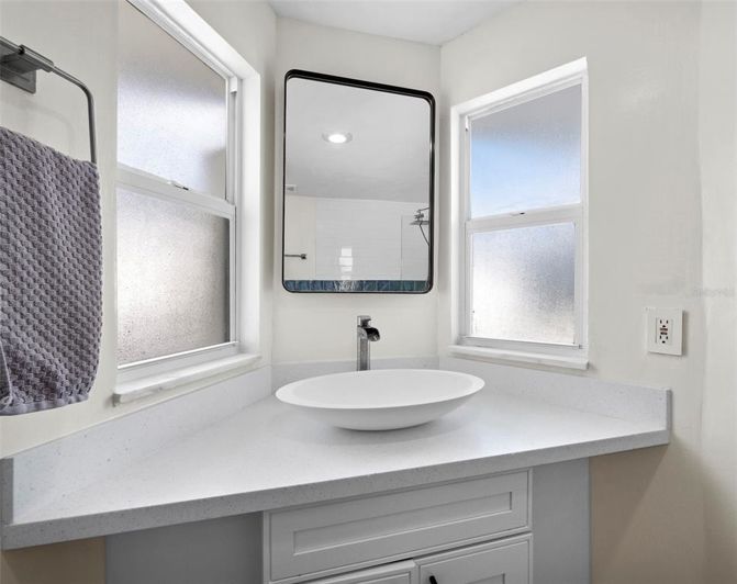 Image No.25-2 Bed Property for sale