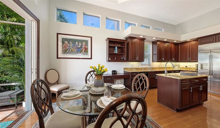 Image No.17-3 Bed Property for sale