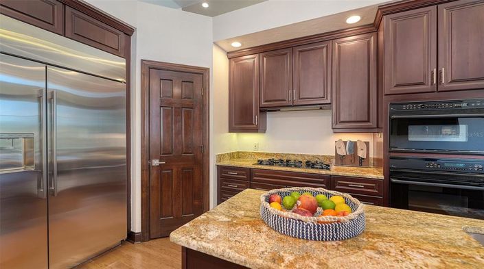 Image No.21-3 Bed Property for sale