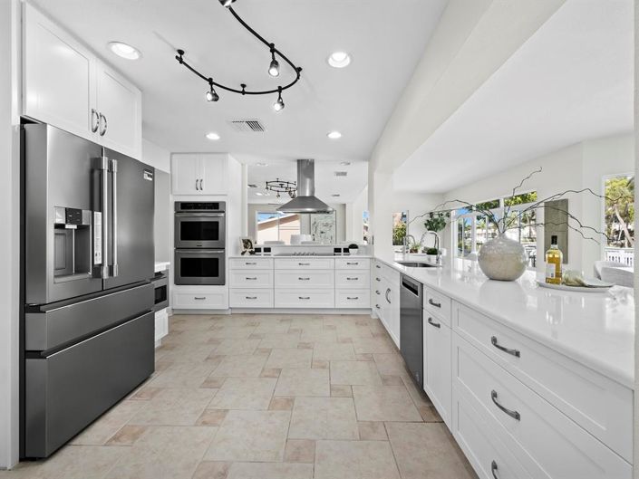 Image No.13-3 Bed Property for sale