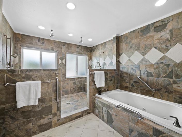 Image No.23-3 Bed Property for sale