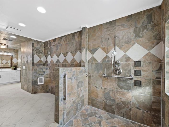 Image No.24-3 Bed Property for sale