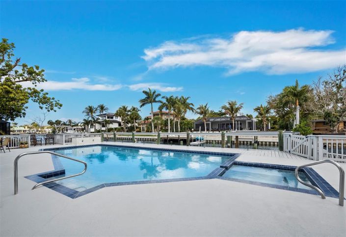 Image No.31-3 Bed Property for sale