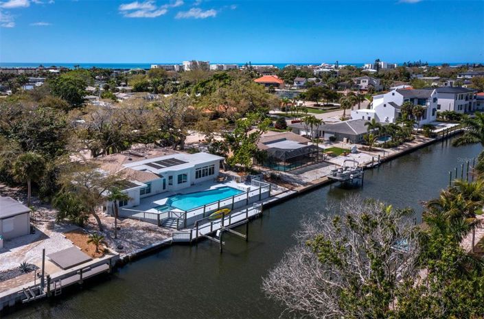 Image No.38-3 Bed Property for sale