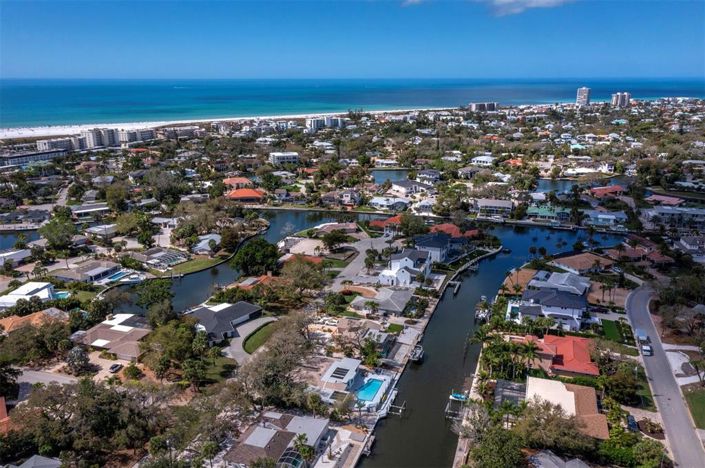 Image No.42-3 Bed Property for sale