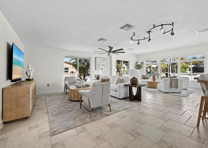 Image No.7-3 Bed Property for sale