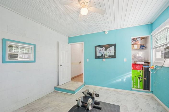 Image No.25-2 Bed Property for sale