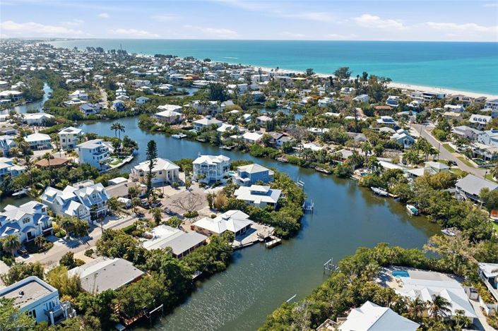 Image No.36-2 Bed Property for sale