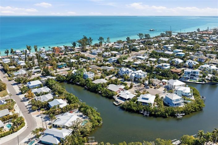 Image No.38-2 Bed Property for sale