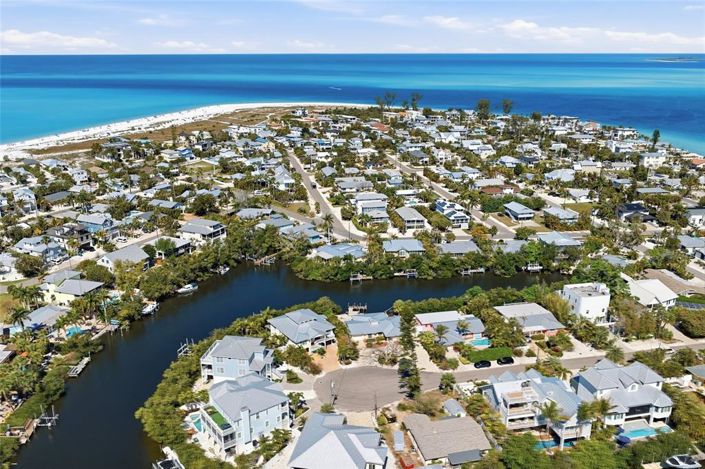 Image No.40-2 Bed Property for sale