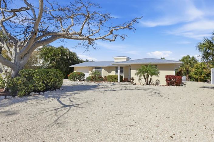 Image No.43-2 Bed Property for sale