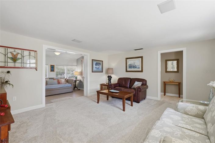 Image No.6-2 Bed Property for sale