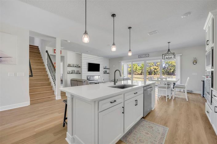 Image No.16-4 Bed Property for sale