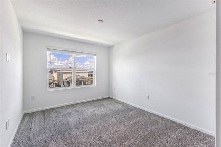 Image No.17-5 Bed Townhouse for sale